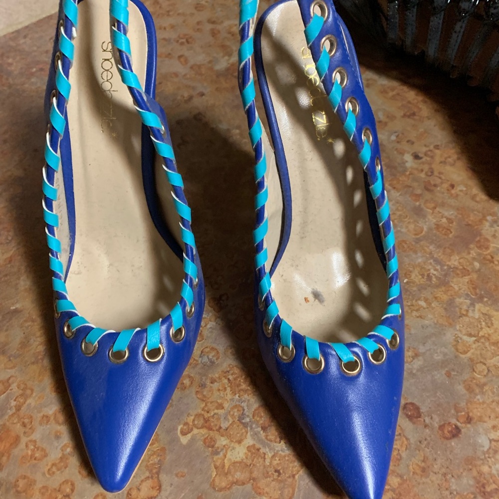 Pretty blue - Picture 4 of 5